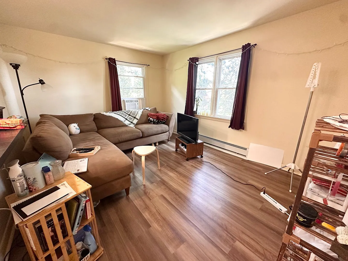 225-227 W Areba Ave — Photo 2