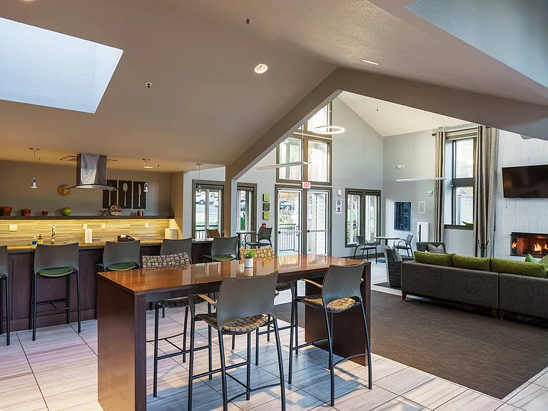 Larkspur Courts — Photo 17