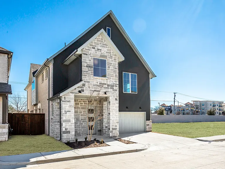 917 Protea St — Photo 7