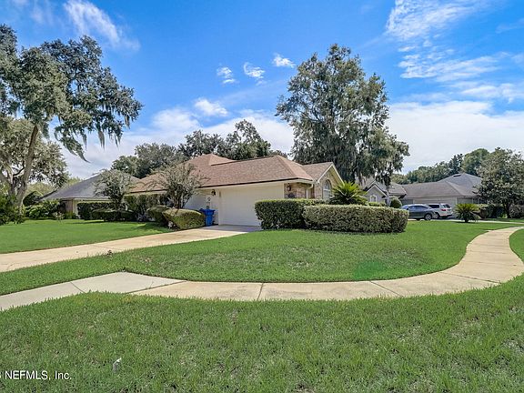 3rd image of 4561 ROYAL PORT Drive