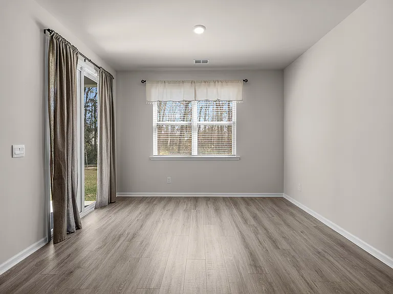 84 Woodford Reserve Dr — Photo 28