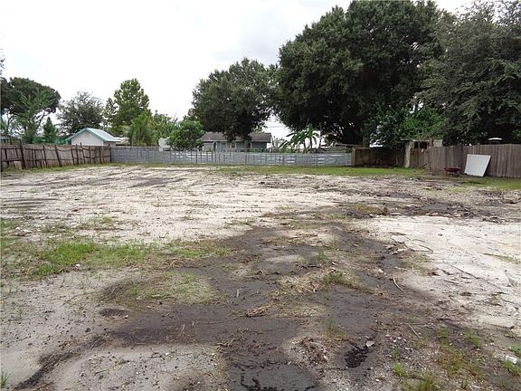 2nd image of 2216 37th Ave E