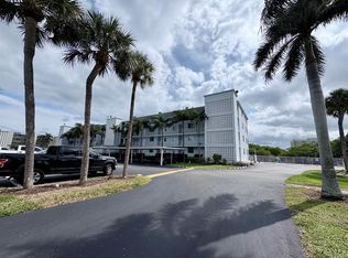 689 NE 6th Ct APT 403, Boynton Beach, FL 33435