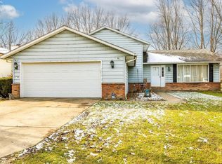 6880 Stearns Rd, North Olmsted, OH 44070