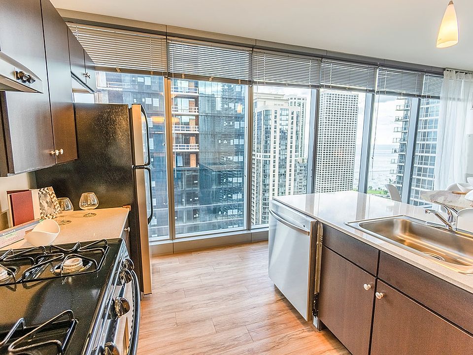 1st image of 345 E Wacker Dr #1706