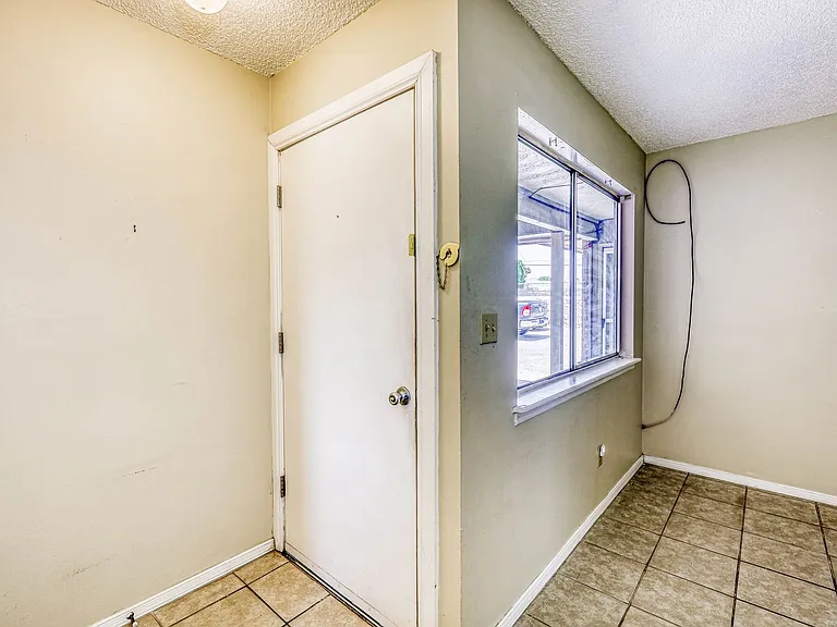 4555 Sun Valley Dr — Photo 16