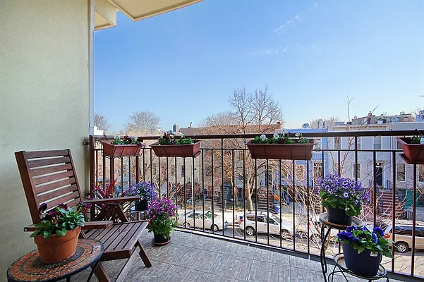 Sold by Corcoran | media 12