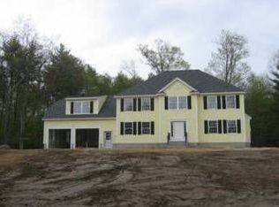 10 Halfyard Dr, Brookline, NH 03033