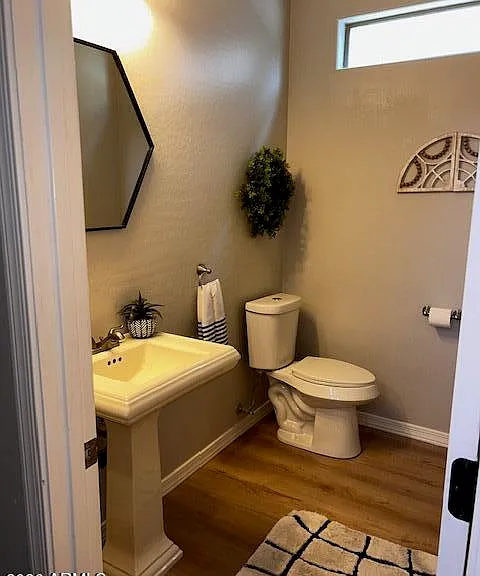 1731 E Elgin St — Photo 13