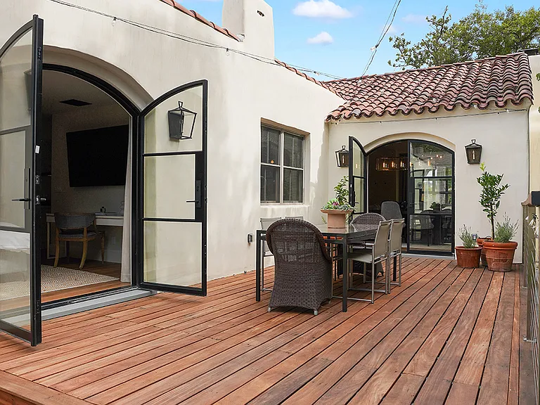 265 S Meridith Ave — Photo 29