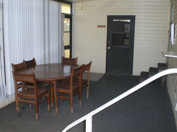 4th image of 48 Pryor Ln