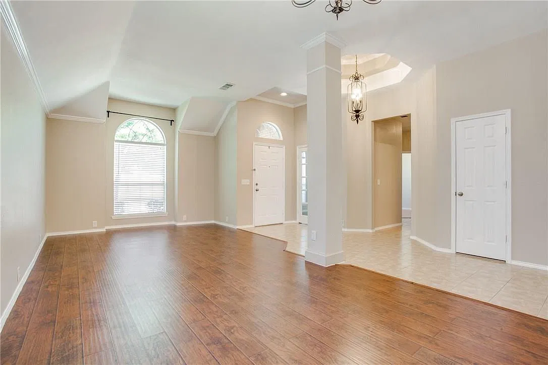 4 bed, 2030 sqft, $2,875 — Photo 3