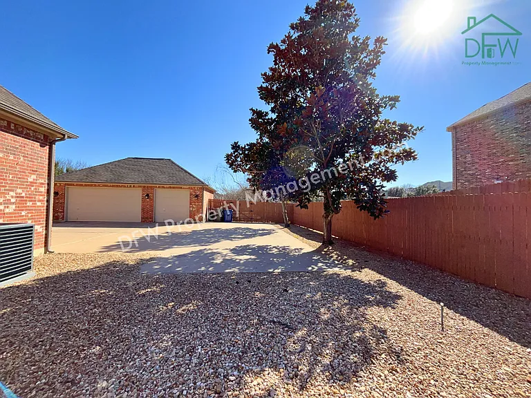 1205 Golden Gate Dr — Photo 34