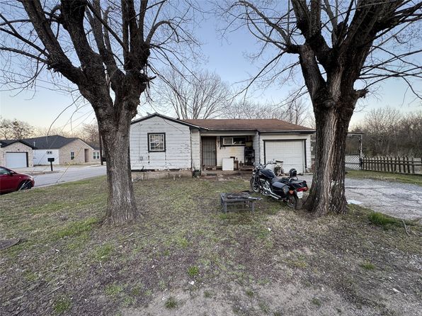 1403 Sayle St, Greenville, TX 75401