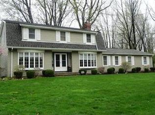 497 Walmar Rd, Bay Village, OH 44140