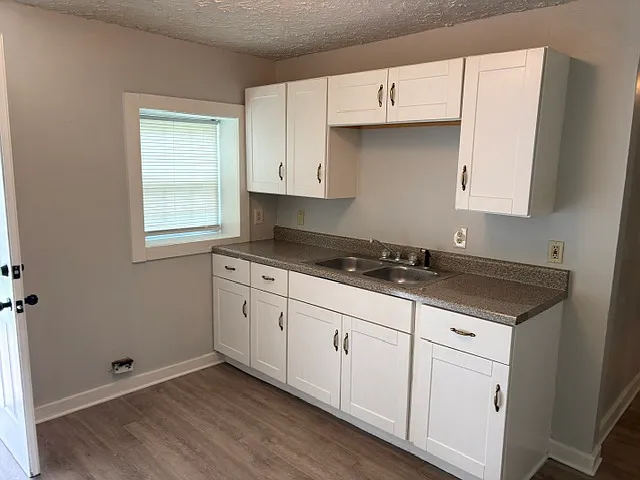 913 Marina St — Photo 10