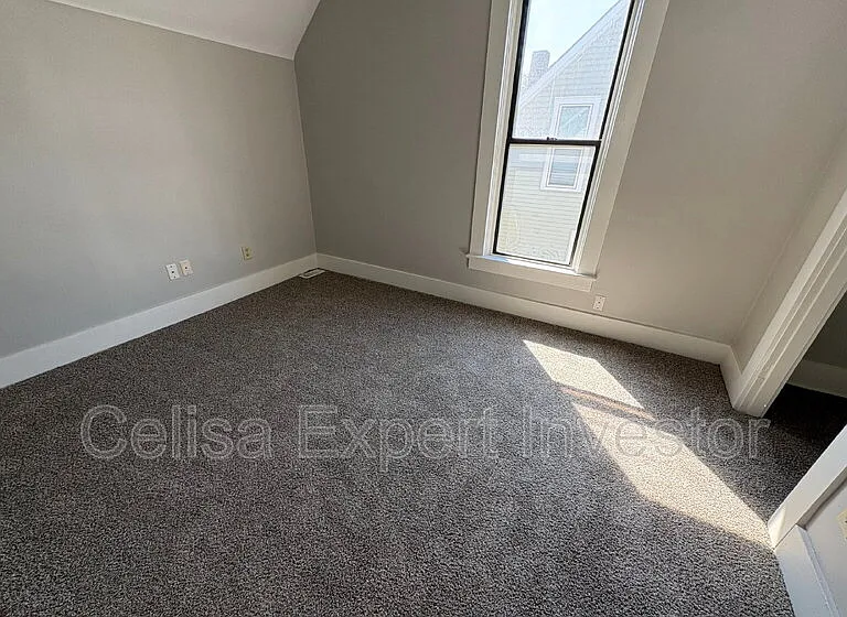 706 Davis St — Photo 9