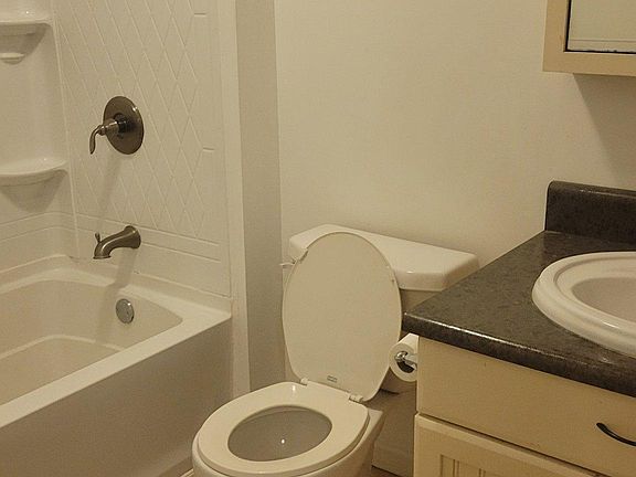 4th image of 105 E Main St #3