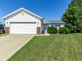 5505 19th St S, Fargo, ND 58104