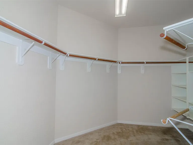 18314 Fairwood Meadow Ct — Photo 16