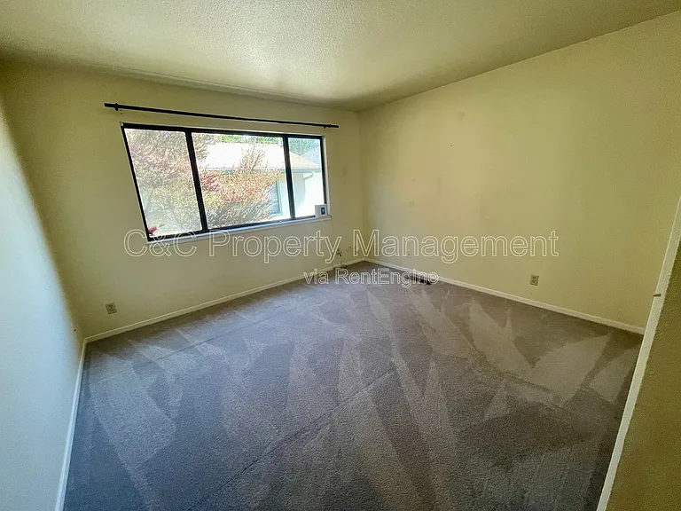 1339 David Ave — Photo 22