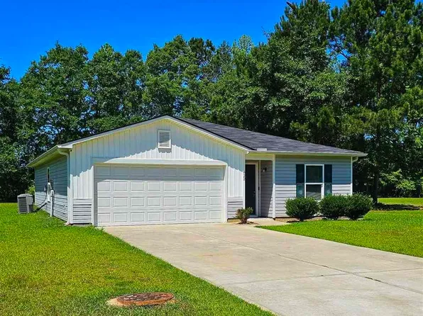 822 Twin Oaks Cir, Lake City, SC 29560