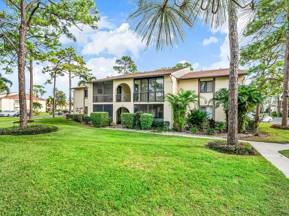 325 Knotty Pine Circle #C-1, Greenacres, FL 33463