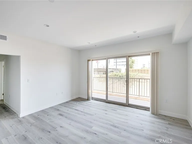 14526 Hartland St #103 — Photo 6