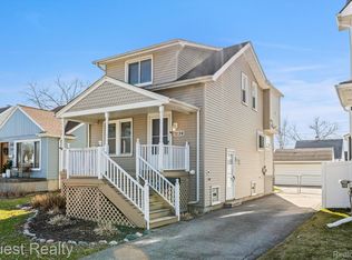 1239 Cambridge Rd, Berkley, MI 48072