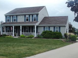 941 Arlon Ct, Belgium, WI 53004