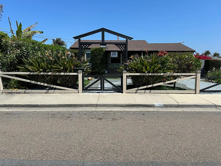 394 Date Ave — Photo 3