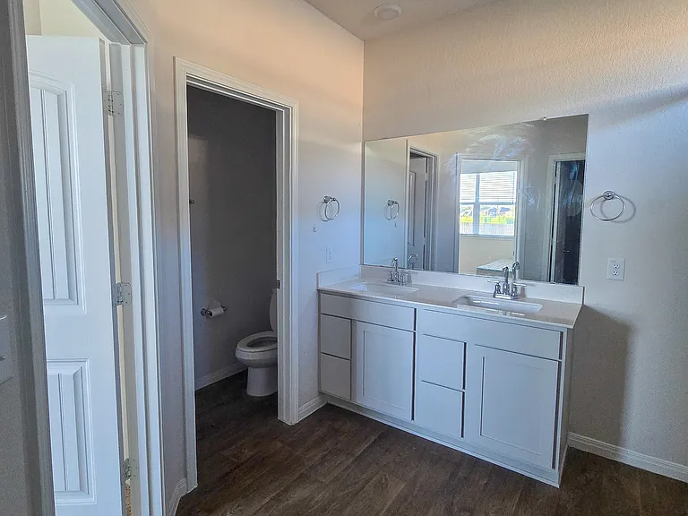 109 Brody Ln — Photo 6