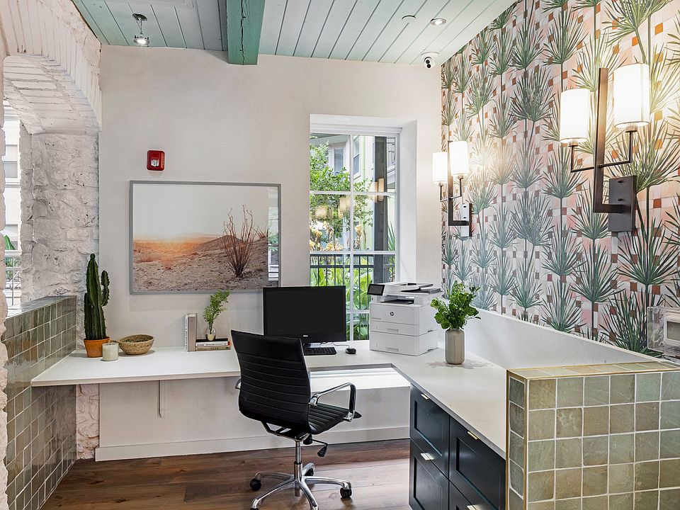 300_amenity_business nook
