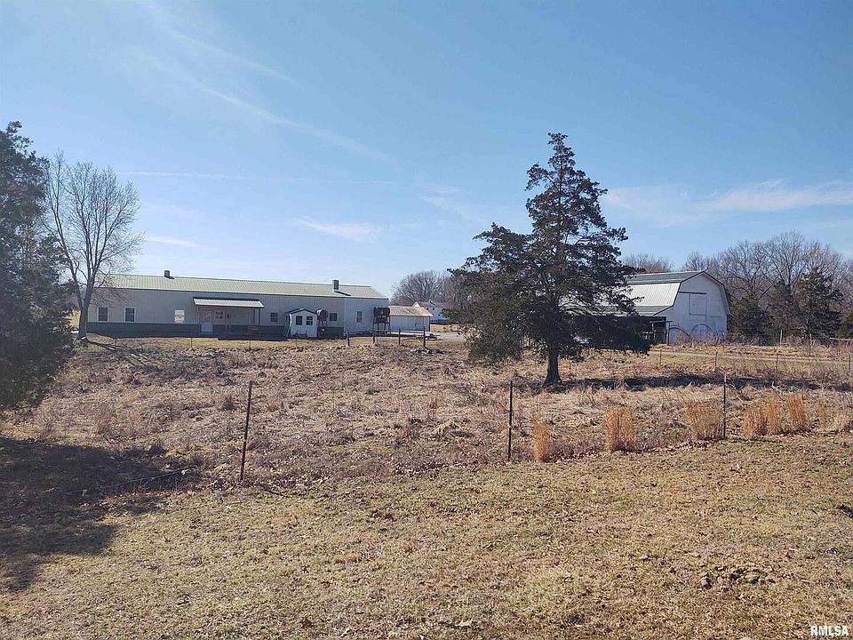 1st image of 425 Pioneer Ln
