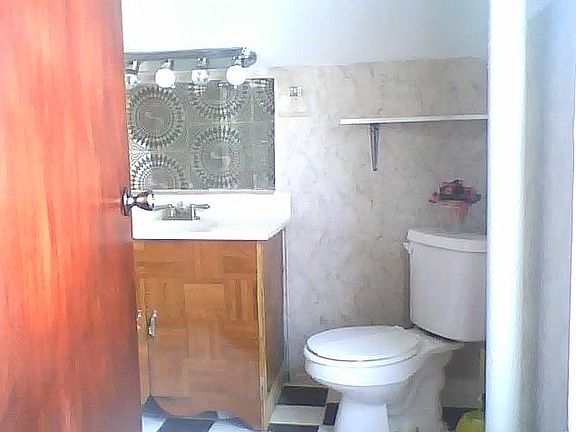 Upstairs bathroom 