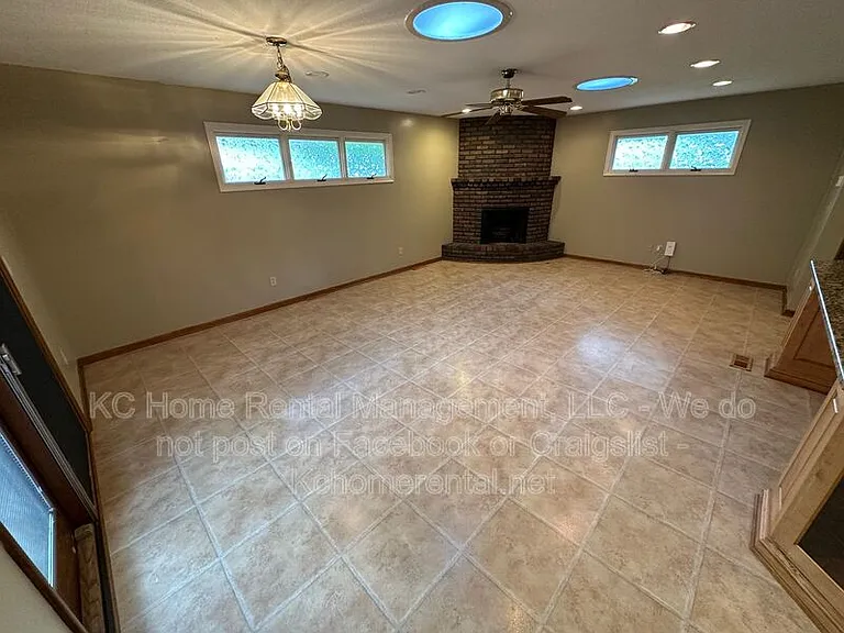 5423 Ballentine St — Photo 17