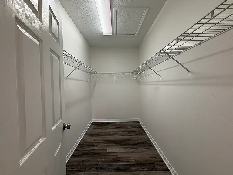 1018 Capitol Hill Ct — Photo 21