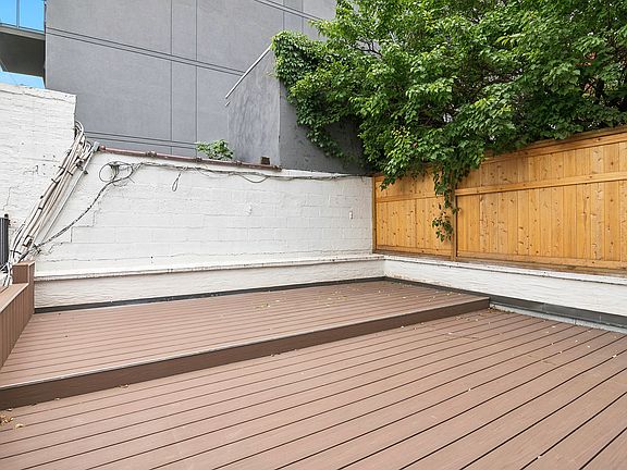 3rd image of 253 Wythe Ave #2