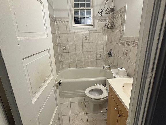 3rd image of 208 Tompkins Ave APT 2N