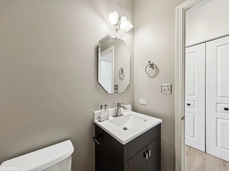 powder room