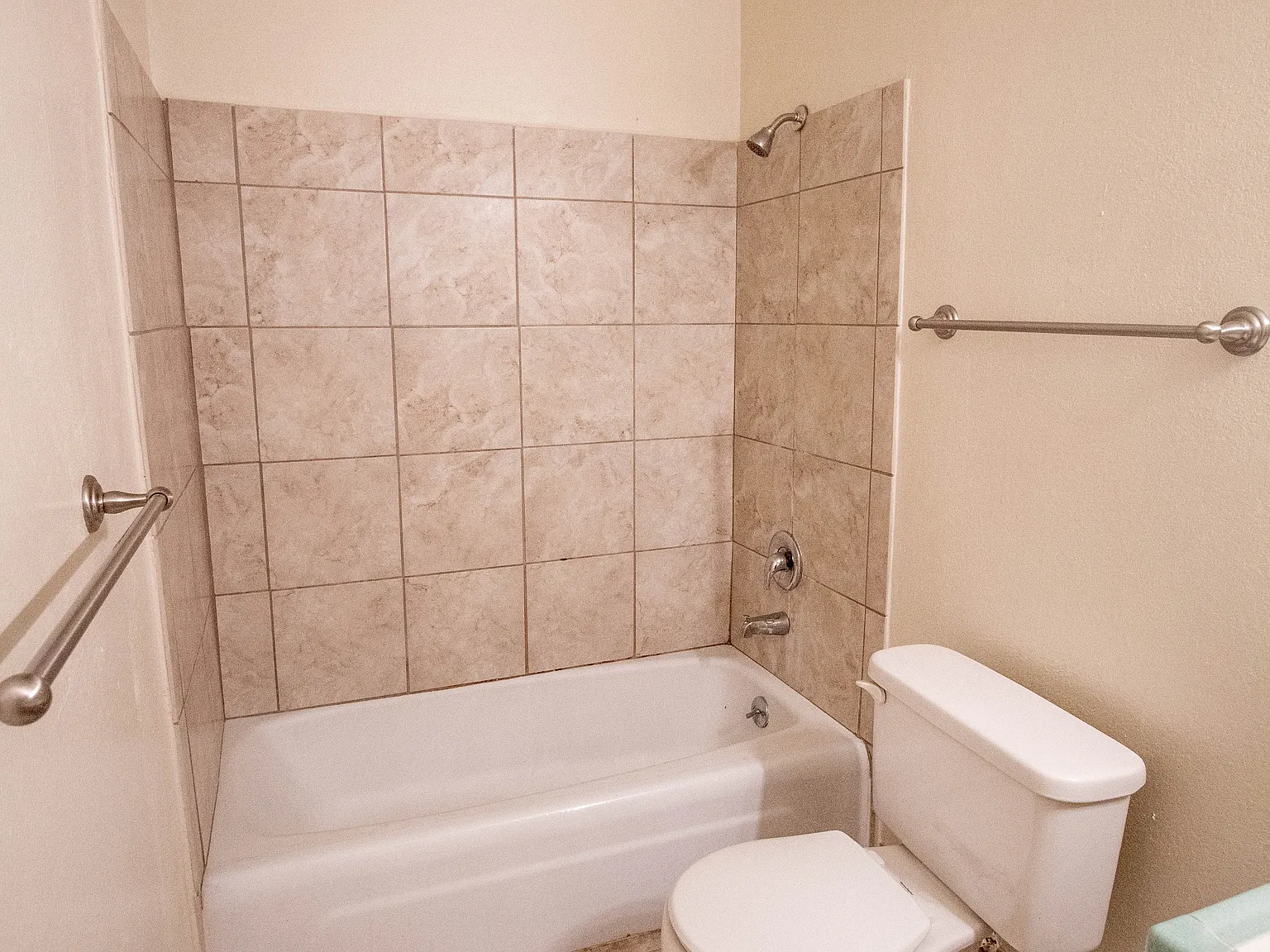 2 bed, $1,200 — Photo 4