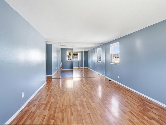 4th image of 3328 Penfield Rd