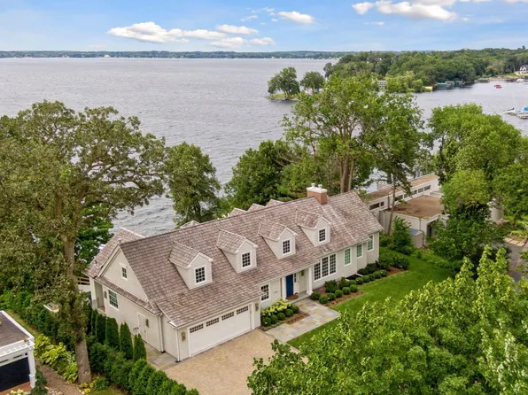 19720 Lakeview Ave, Excelsior, MN 55331