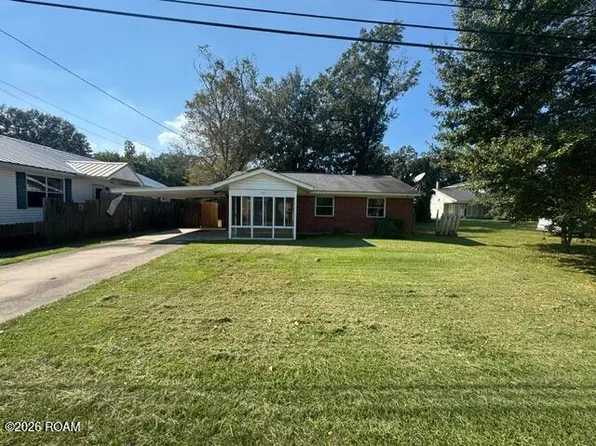 102 Landry Lasseigne St, Donaldsonville, LA 70346