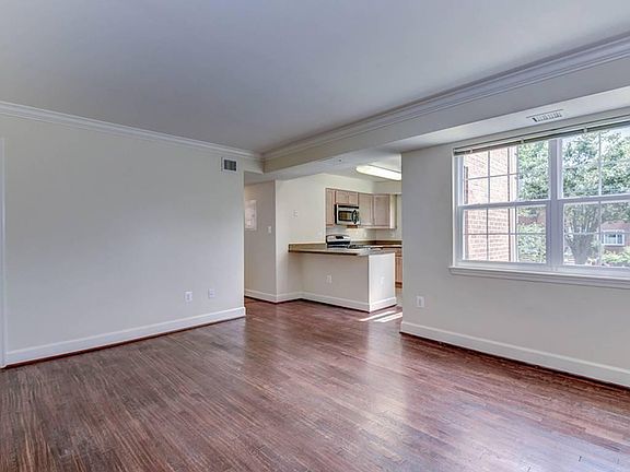 4th image of 19 E Bellefonte Ave APT 302