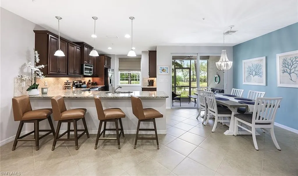 3 bed, 2.5 bath, 1616 sqft, $5,200 — Photo 3