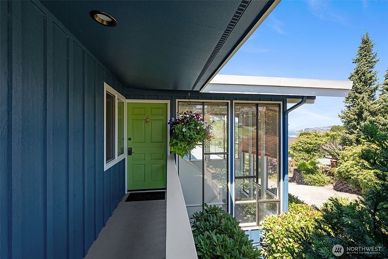 3rd image of 3301 N 31st Street