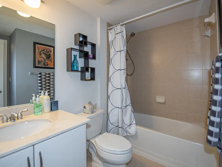 511 Lucerne Ave #401 — Photo 14