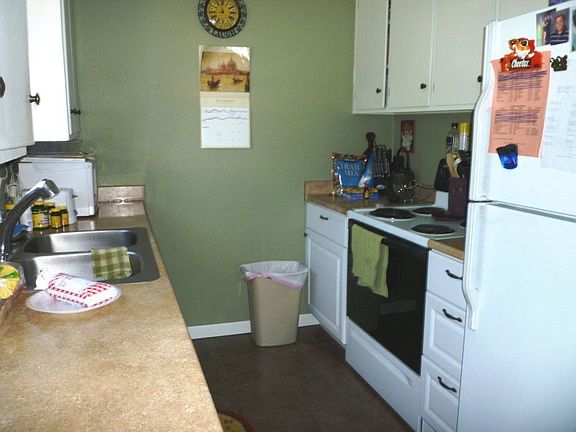 5th image of 136 G St NE