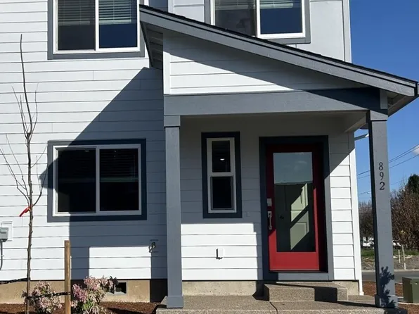892 Sifuentez Ct, Woodburn, OR 97071